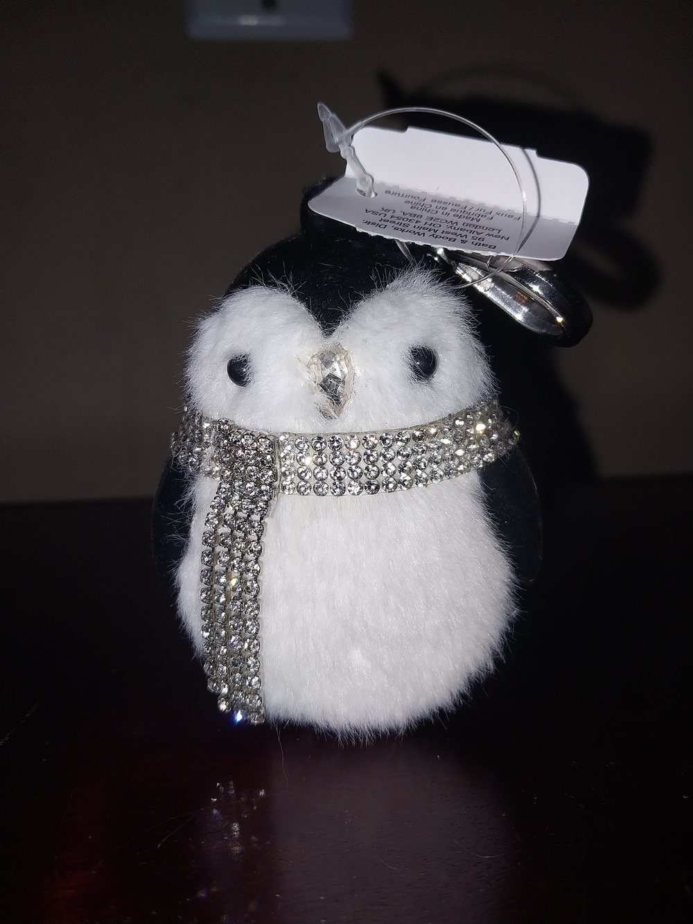 Bath & Body Works Fancy Penguin Pocketbac Holder With Rhinestone Scarf  N.W.T.